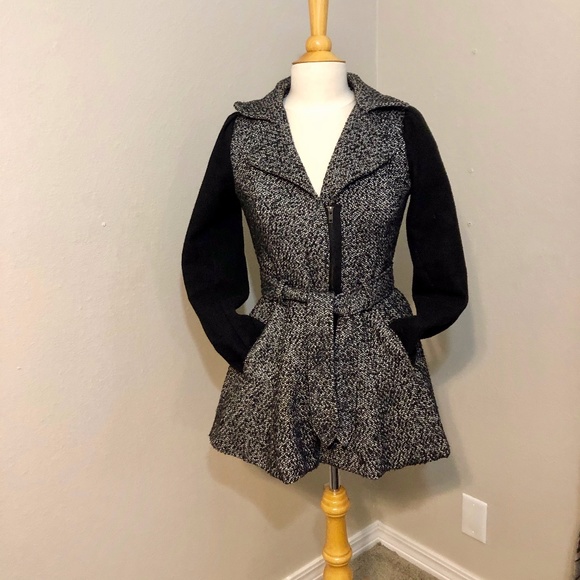 Fit-n-Flare Skater Coat by New Look Size Small - Picture 2 of 7